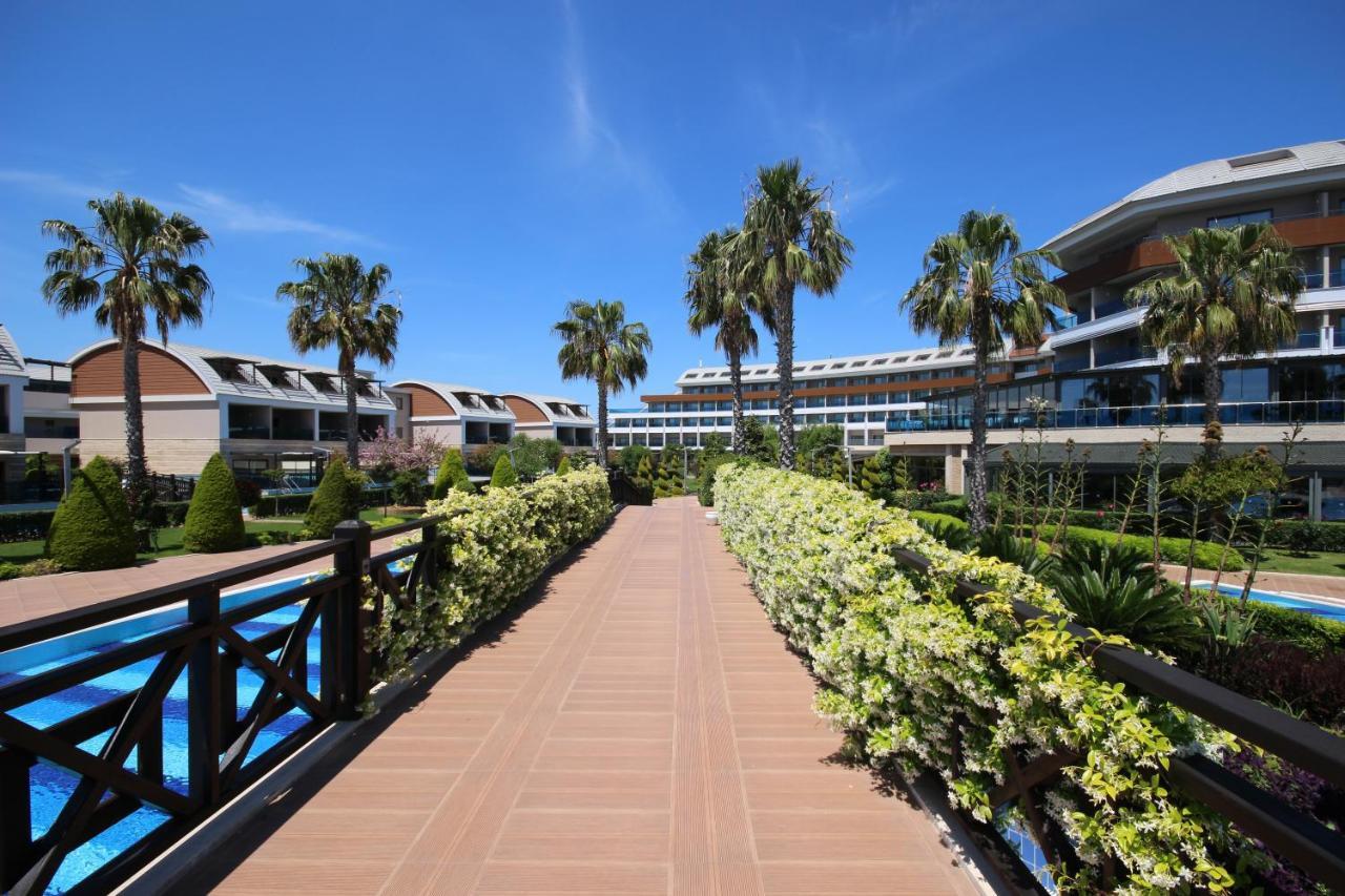 Tui Magic Life Jacaranda Hotel Side Eksteriør billede Royal Beach Palace