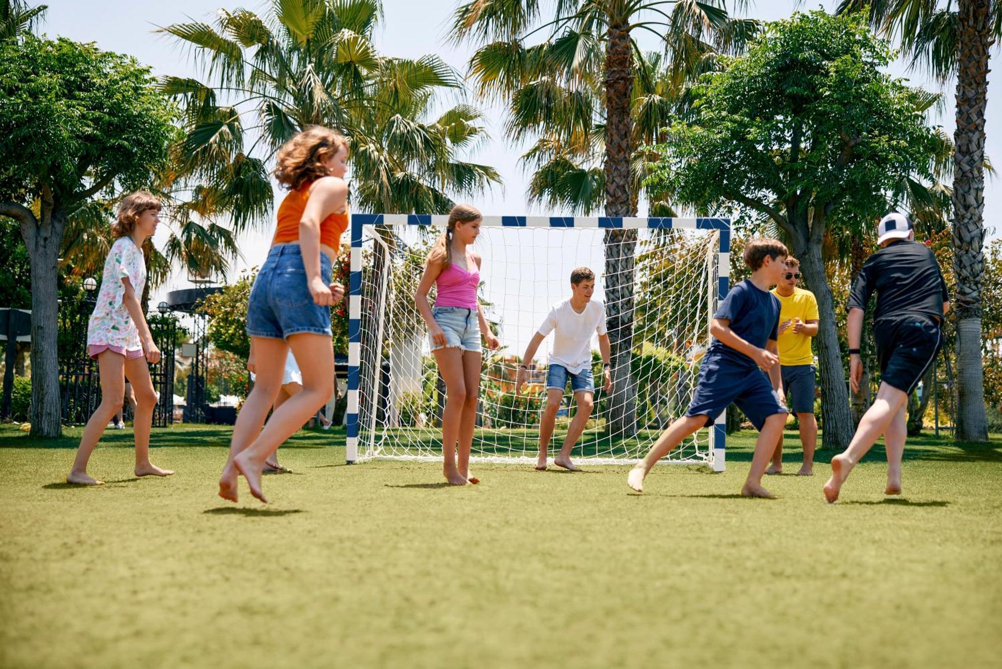 Tui Magic Life Jacaranda Hotel Side Eksteriør billede A game of football at the 2004 Olympics